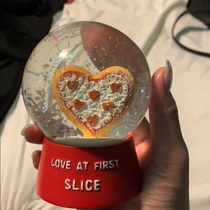 Pizza Snowglobe